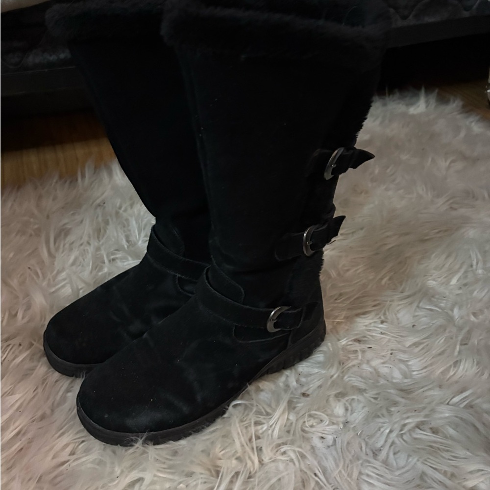 White Mountain Black Winter Boots with Buckle Detail